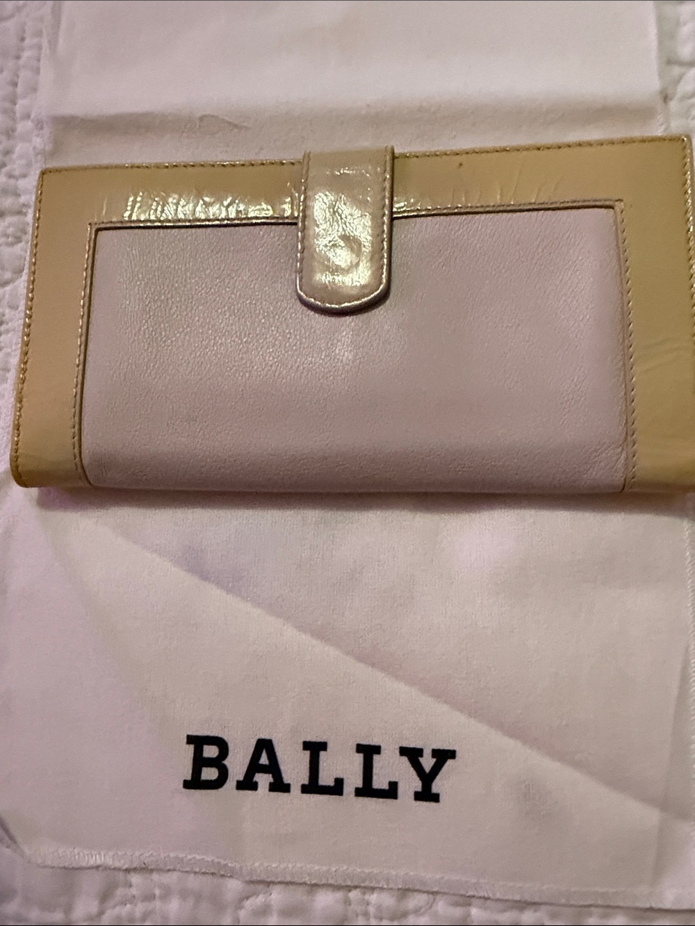 Bally Two-Tone Leather Wallet in Pale Pink and Beige